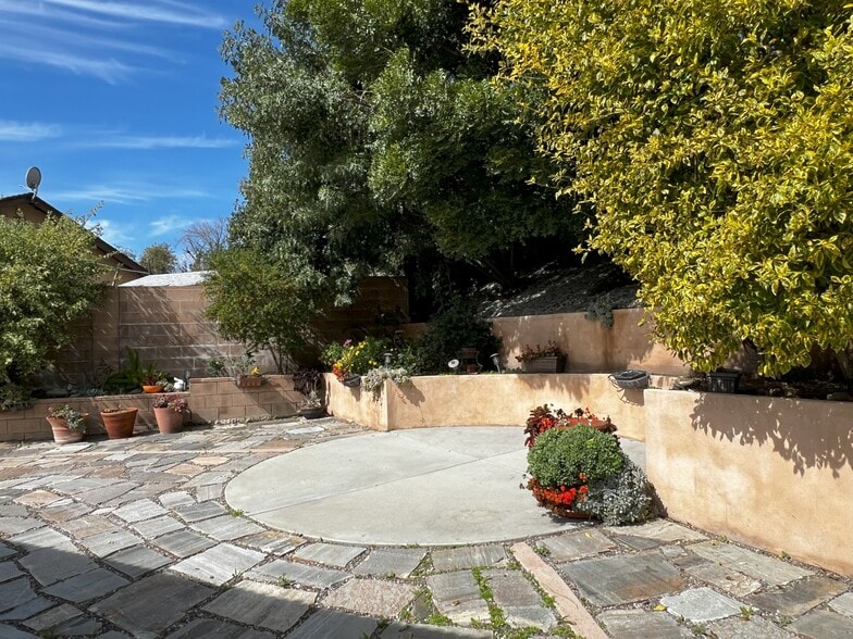 Building Photo - 18411 Algiers St