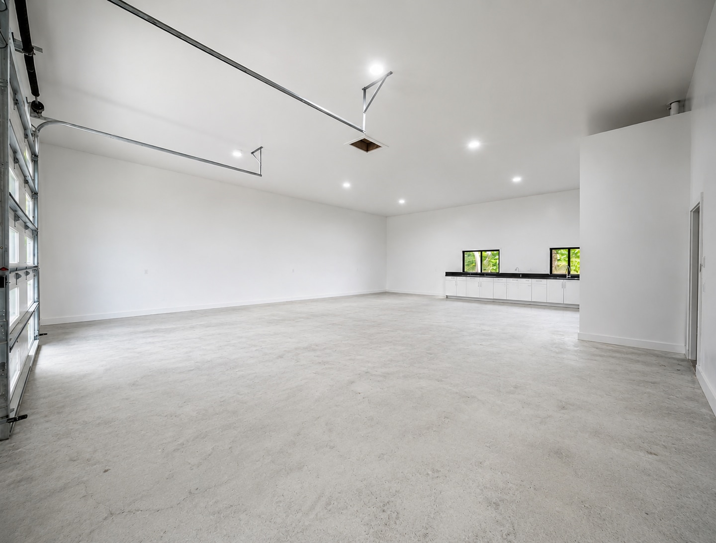 workshop area already in along the back wall of garage. - 10671 US 31