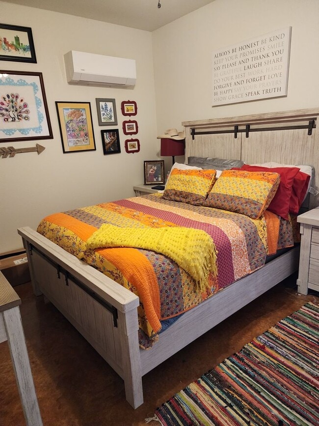 Building Photo - Affordable & Charming 1 bed and 1 bath includes, trash, water and  lawn care!
