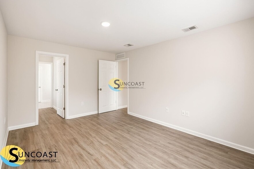 Building Photo - 13 Sellner Pl