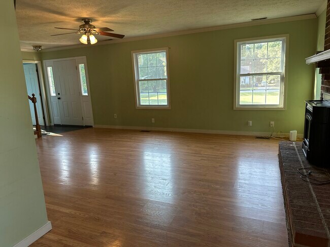 Building Photo - 6095 Anvil Ln