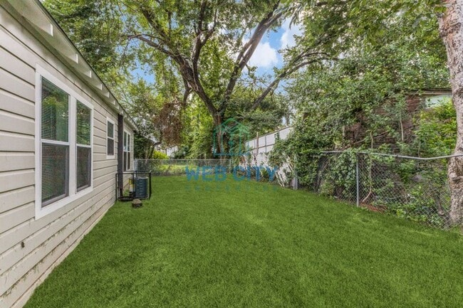Building Photo - 2638 Burger Ave