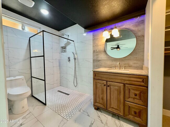 Building Photo - 13410 North 47th Pl