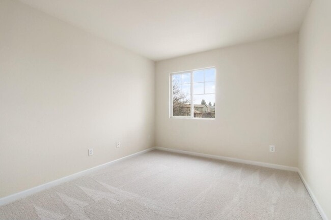 Building Photo - AVAILABLE NOW: HOME IN THE WESTERN EDGE OF...