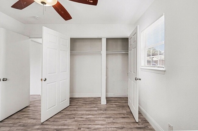 Building Photo - 2211 Barbell Ln