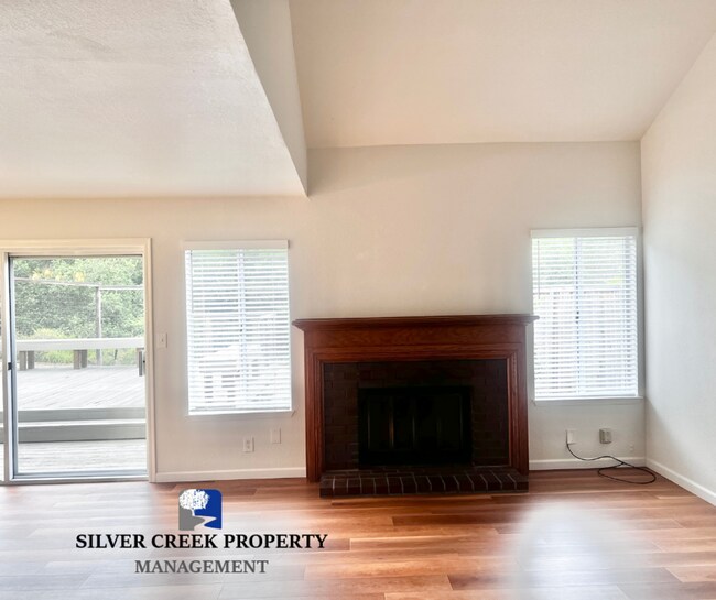 Building Photo - 21072 Greenwood Cir