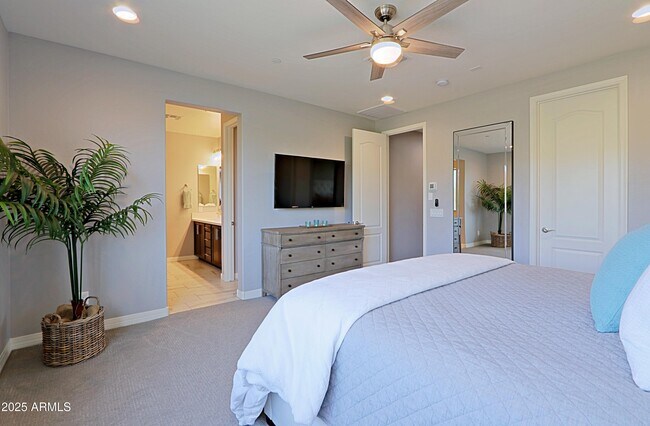 Building Photo - 7350 E Vista Bonita Dr
