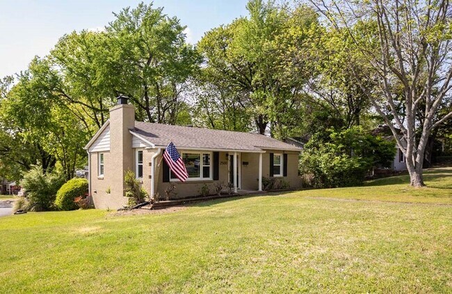 Building Photo - 2500 Durwood Rd