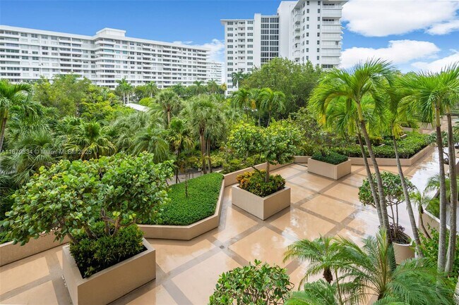 Building Photo - 251 Crandon Blvd