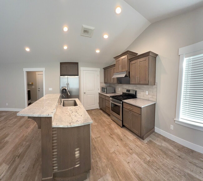 Building Photo - 387 Saddle Rock Ln