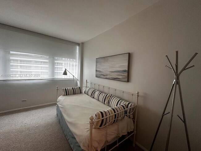 Building Photo - 5055 Collins Ave