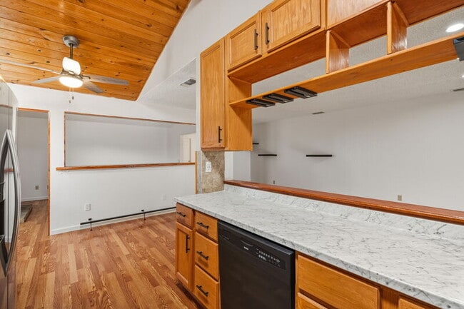 Building Photo - 10028 Biscanewoods Way