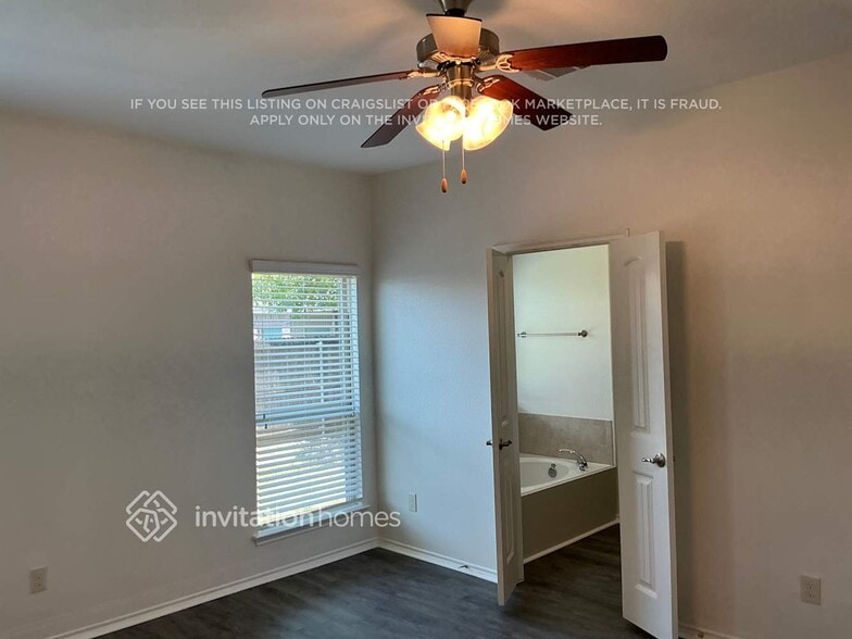 Building Photo - 1336 Red River Dr