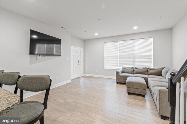 Building Photo - 7537 Crowley St