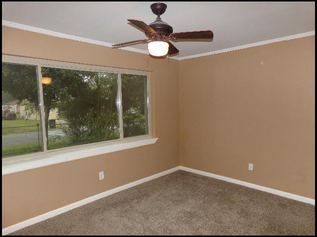 Building Photo - 30 Ross Cir