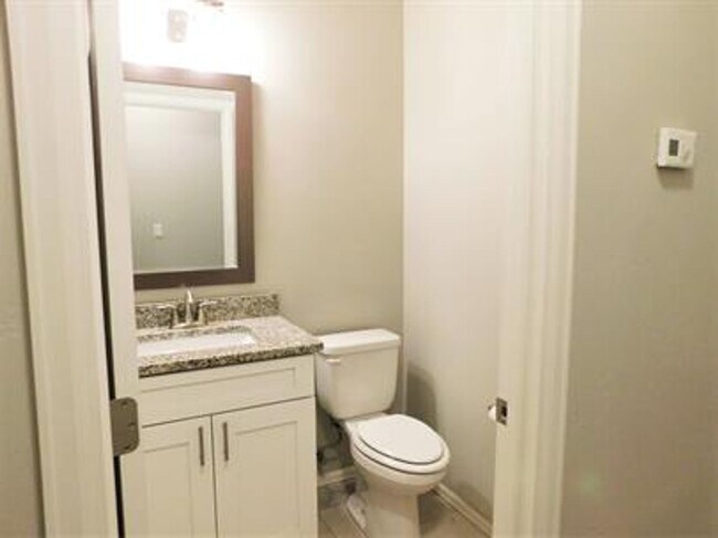 Building Photo - Incredibly nice home in Pear Park!!