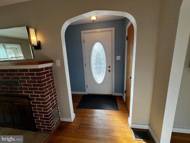 Building Photo - 770 S Lincoln St