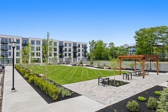 Building Photo - 2454 Lafayette Rd