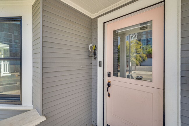 Building Photo - 520 S Almaden Ave