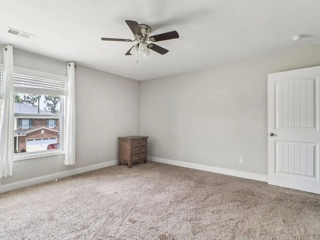 Building Photo - Stunning 4BR House in Columbia