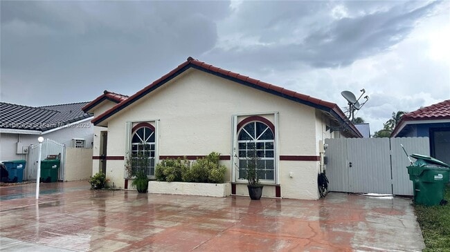 Building Photo - 5421 SW 143rd Ave