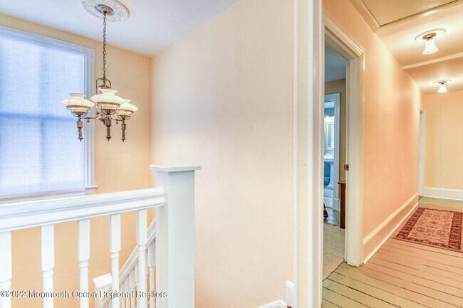 Building Photo - 14 New York Ave