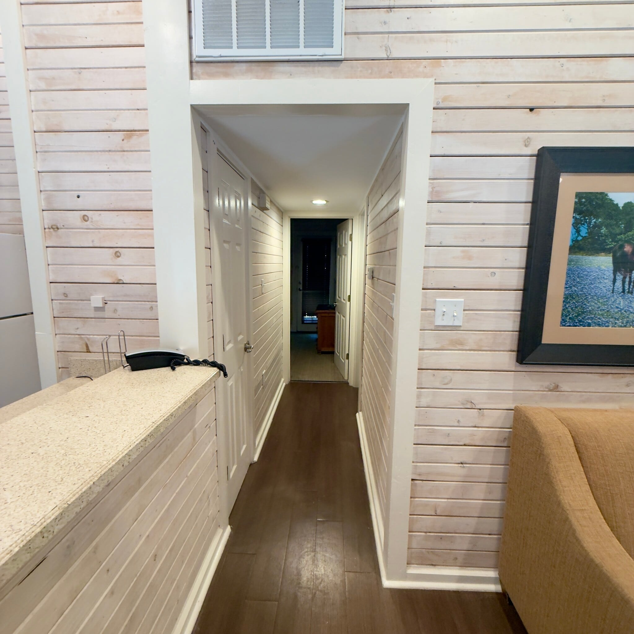 Building Photo - 8680 Piney Shores Dr