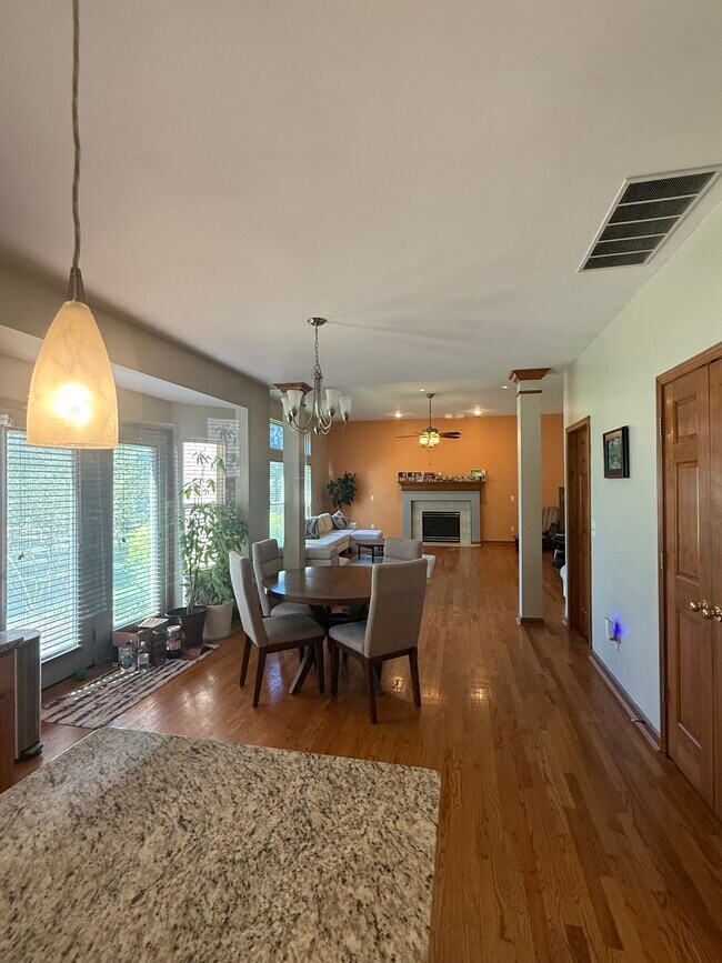 Building Photo - 3699 Springside Dr