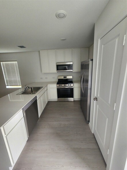 Building Photo - 15013 Bushwacker Wy