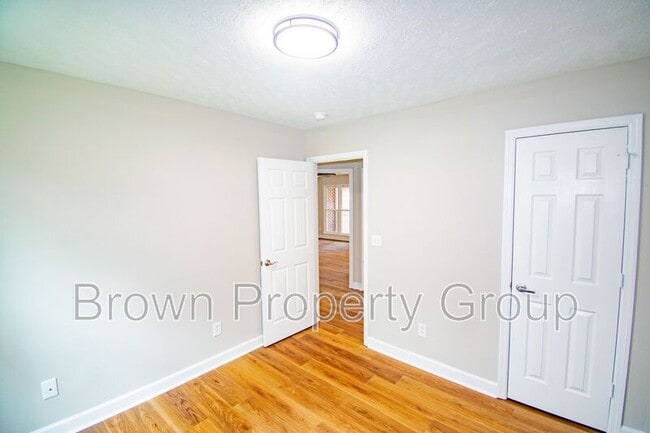 Building Photo - 6580 Applewhite Rd