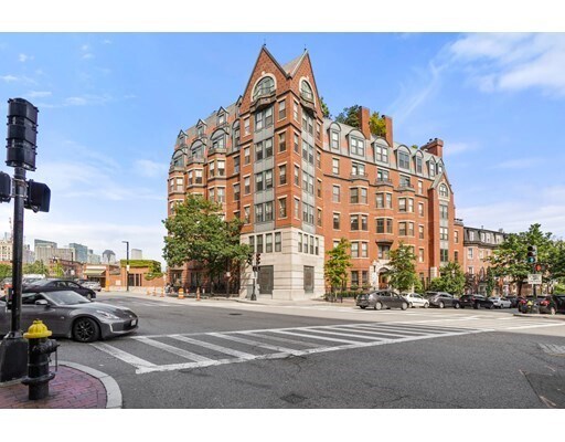 Building Photo - 75 Clarendon St