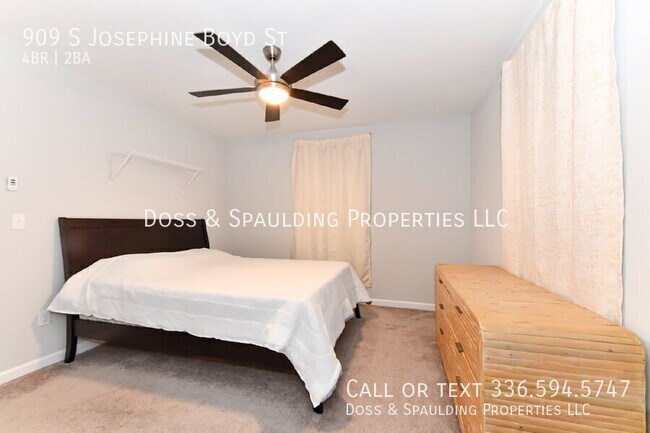 Building Photo - 909 S Josephine Boyd St