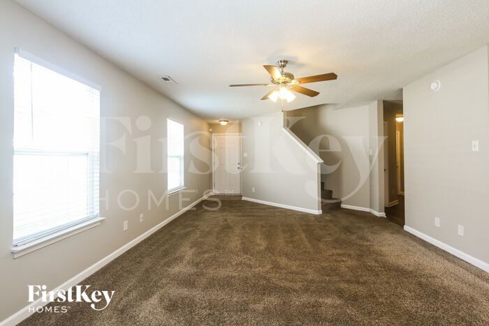 Building Photo - 10672 Glenayr Dr