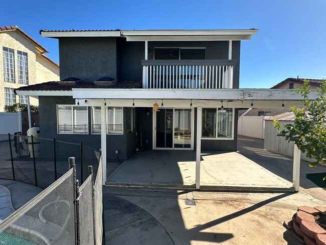 Building Photo - Beautifully updated 3-Bedroom, 2.5-Bath Home