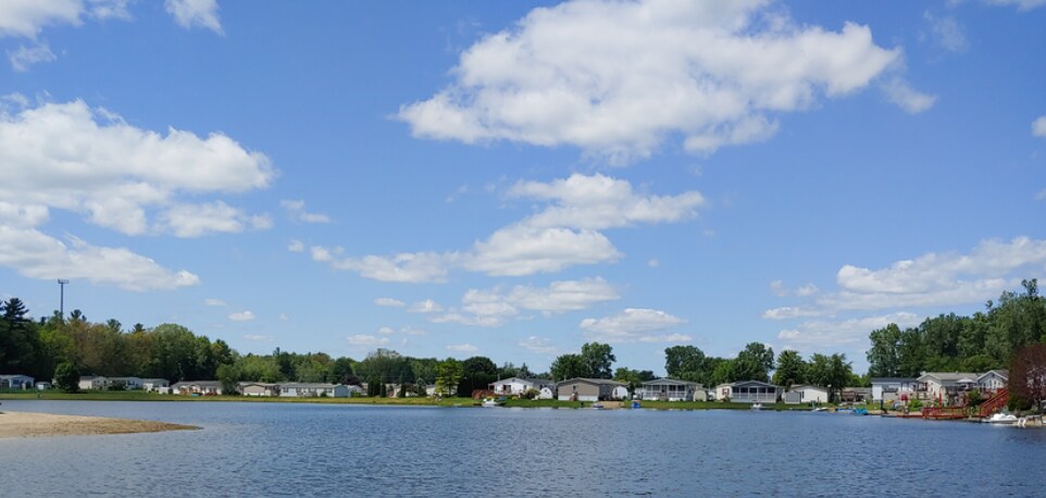 Building Photo - 213 Birch Ln