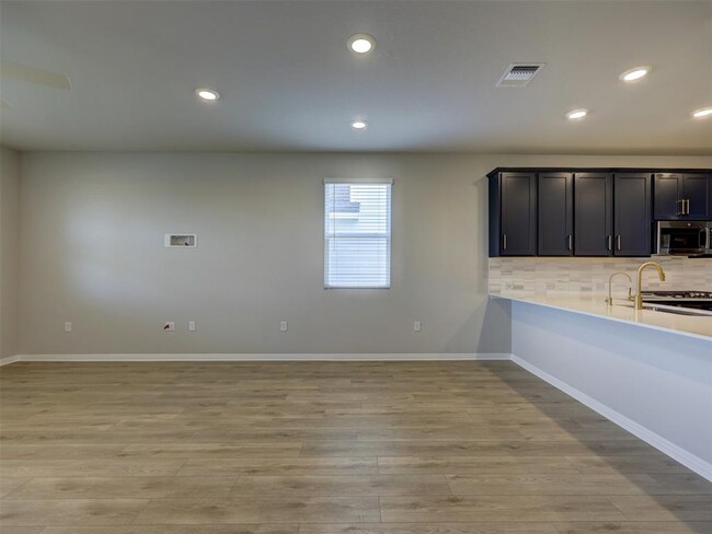 Building Photo - 129 Prairie Falls Drive
