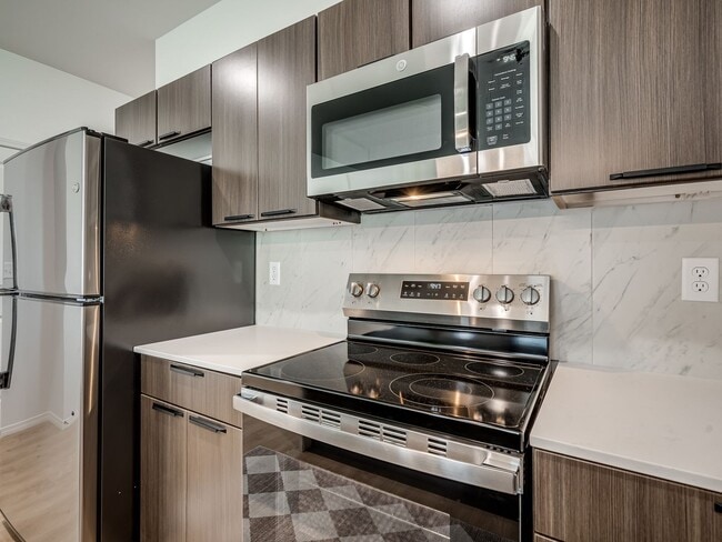 Building Photo - Glenhaven Townhomes