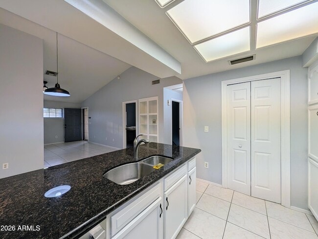 Building Photo - 1222 W Baseline Rd