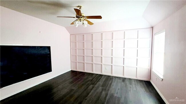 Building Photo - 25 El Jardin St