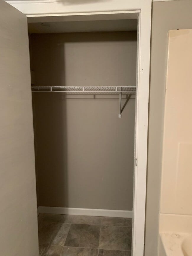 Building Photo - Newly Renovated 2 Bedroom with a walk-through Home in Carlisle