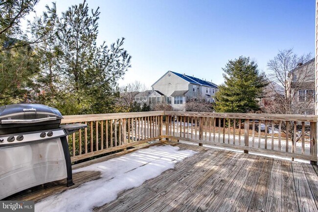 Building Photo - 100 Penwick Cir