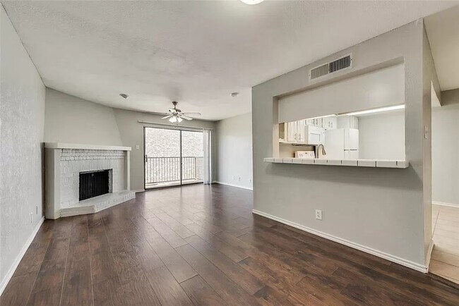 Building Photo - 228 Shady Lane Dr