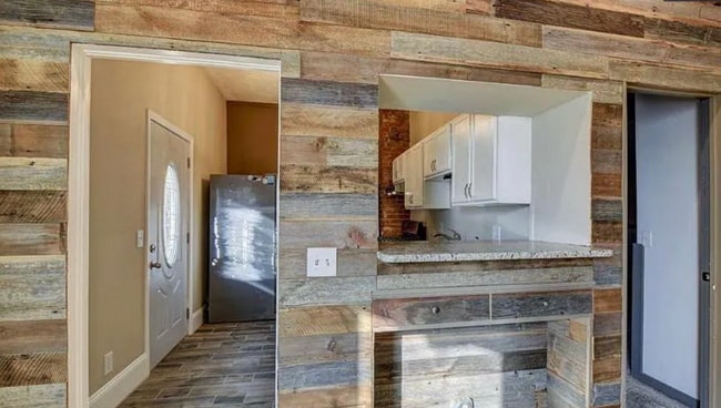 Building Photo - Must See 3 Bedroom Near Creighton!!