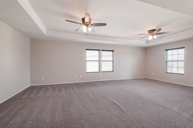 Building Photo - Bright & Spacious Home in Comal ISD