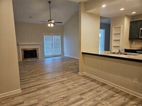 Building Photo - 8601 Park Ln