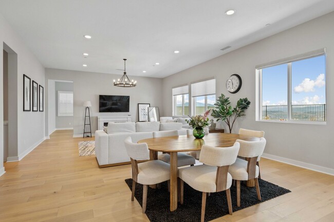 Building Photo - COMING SOON! Skyline Community 4 Bedroom H...