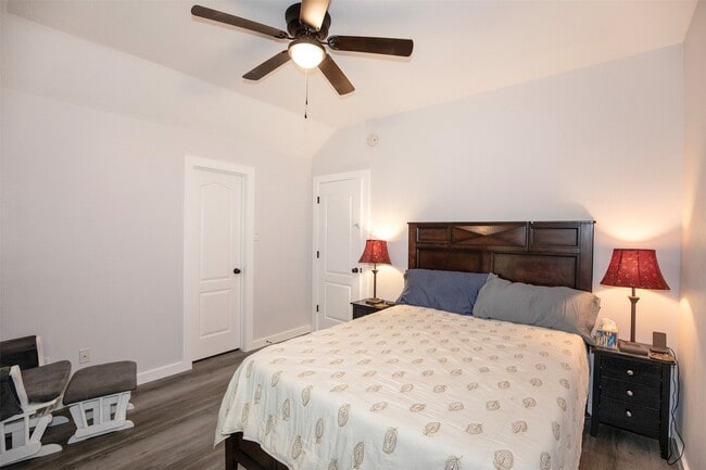 Building Photo - 601 Canyon Crest Dr