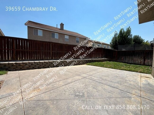 Building Photo - 39659 Chambray Dr