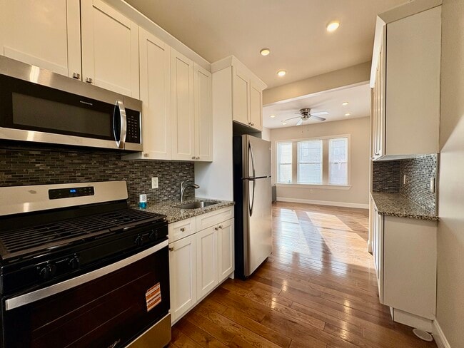 Building Photo - 70 Sherman Pl