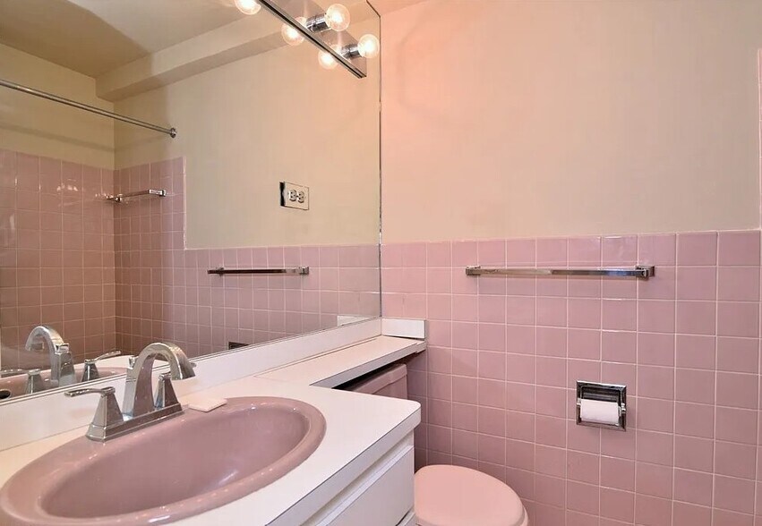 Main Bathroom - 19425 Van Aken Blvd